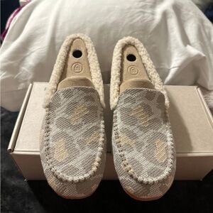 Rothy’s cozy cat slippers